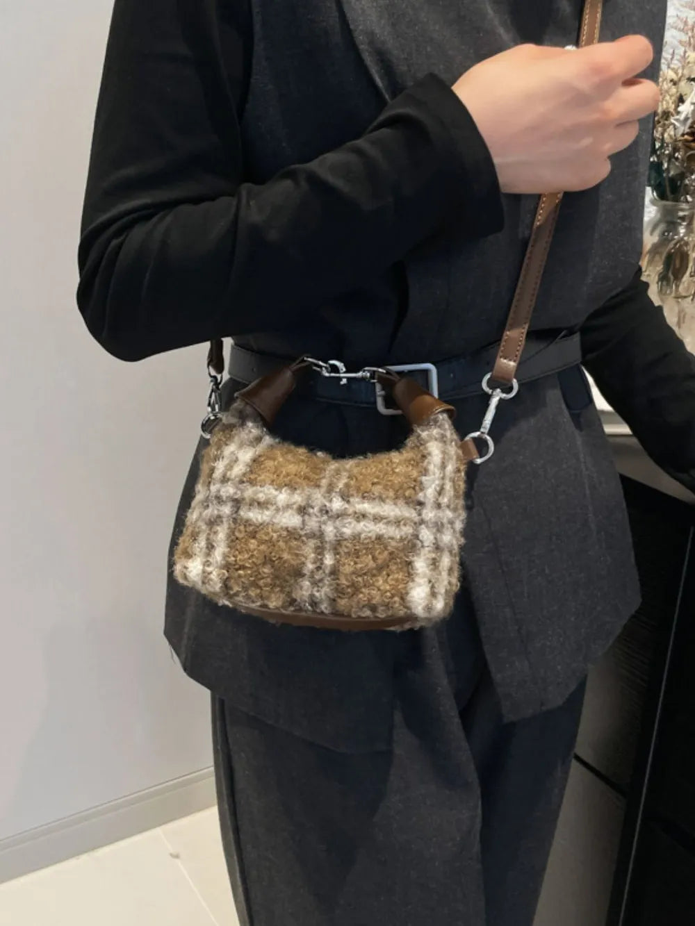 Fuzzy Mini Handbag with Zipper – Chic PU Leather & Polyester Crossbody