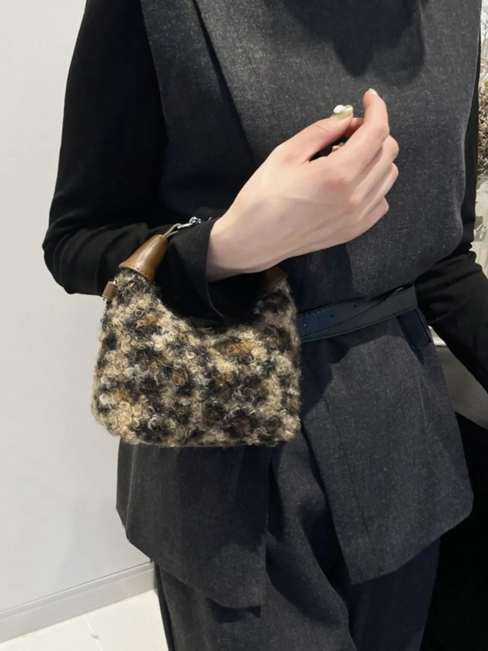 Fuzzy Mini Handbag with Zipper – Chic PU Leather & Polyester Crossbody