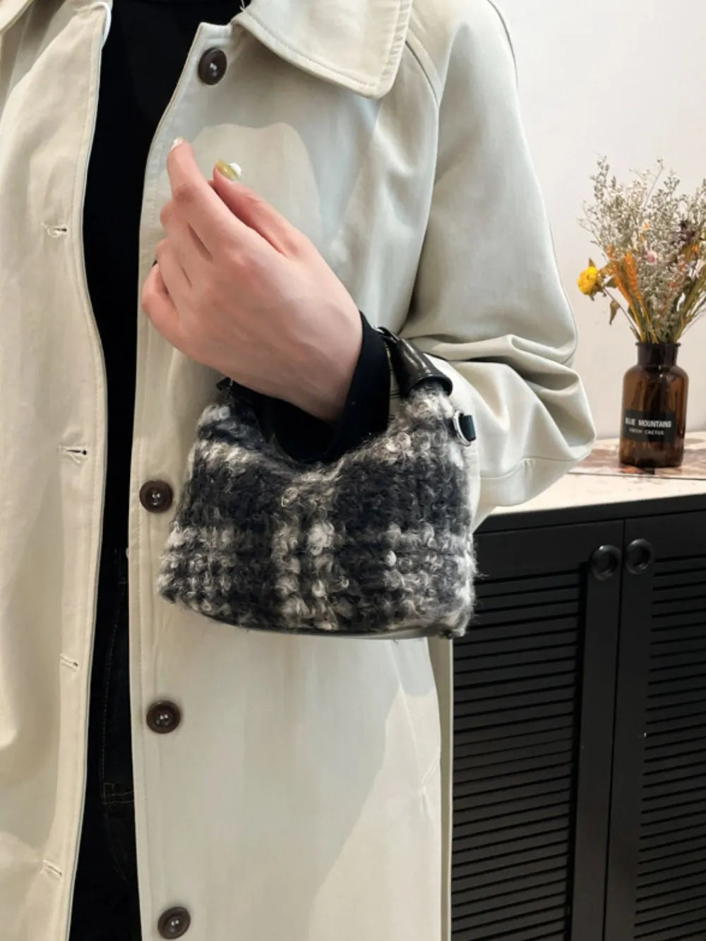Fuzzy Mini Handbag with Zipper – Chic PU Leather & Polyester Crossbody