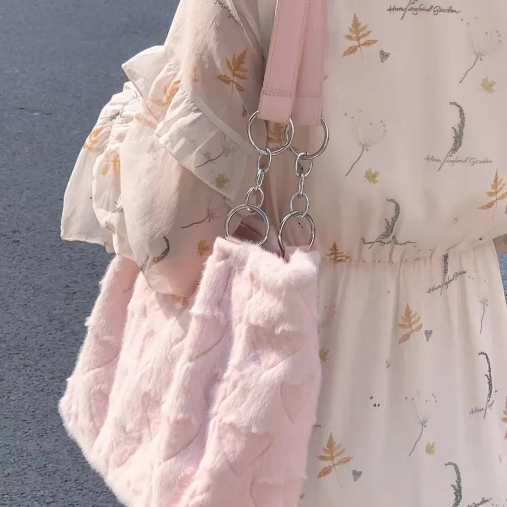 Fluffy Heart-Patterned Handbag – Large Plush Shoulder Bag