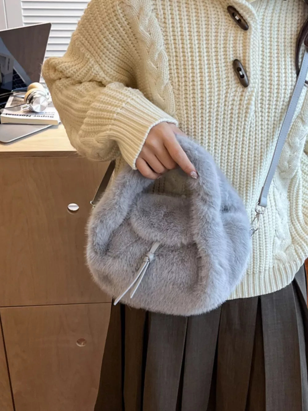 Fluffy Lightweight Handbag – Soft Plush Mini Bag