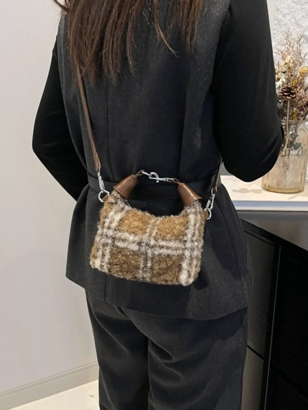 Fuzzy Mini Handbag with Zipper – Chic PU Leather & Polyester Crossbody